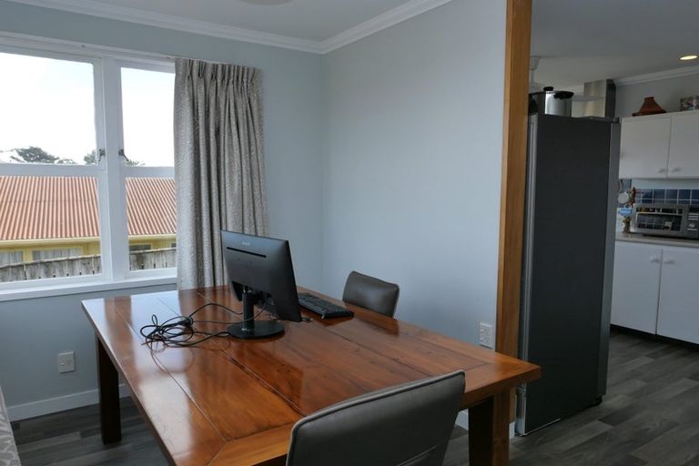 Photo of property in 50 Raumati Road, Raumati Beach, Paraparaumu, 5032