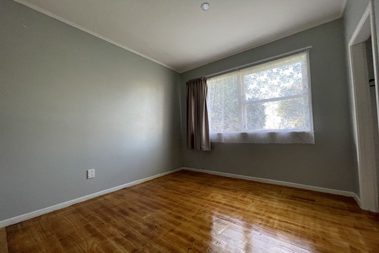 Photo of property in 108 Tirimoana Road, Te Atatu South, Auckland, 0602