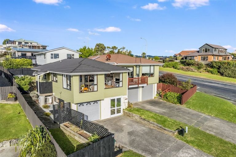 Photo of property in 2b Whanake Street, Titahi Bay, Porirua, 5022