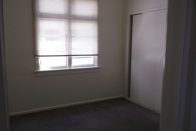 Photo of property in 6 Maratahu Street, Westown, New Plymouth, 4310
