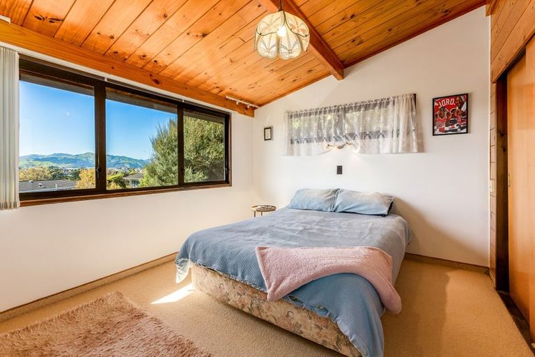 Photo of property in 25 James Cook Drive, Whitby, Porirua, 5024