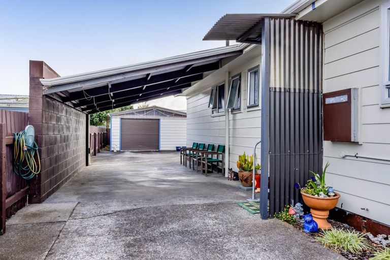 Photo of property in 5 Iredale Road, Hawera, 4610