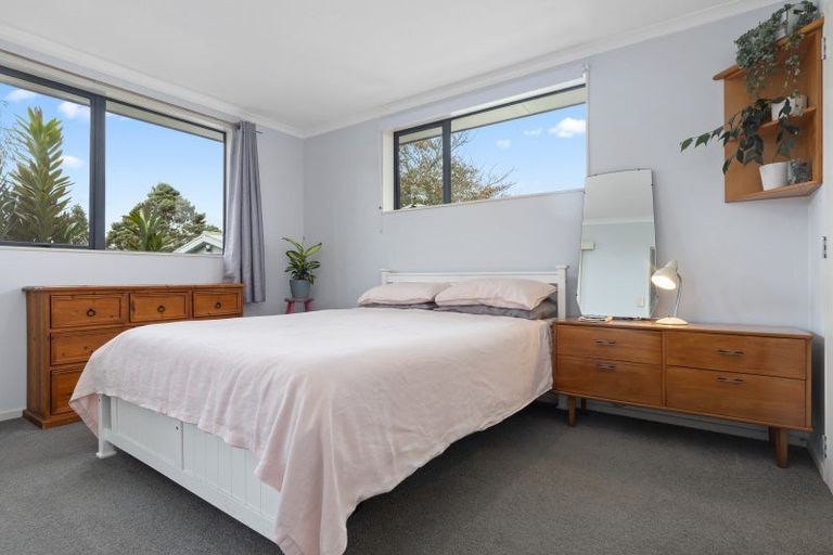 Photo of property in 20 Kayes Road, Pukekohe, 2120