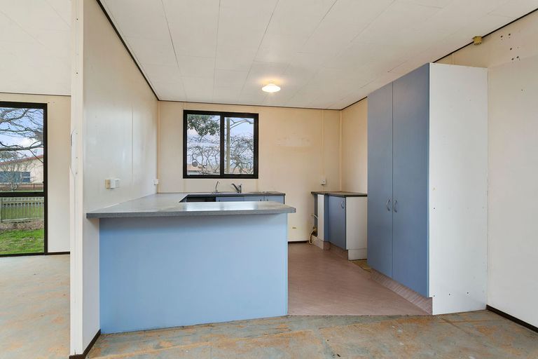 Photo of property in 279 Shakespeare Street, Leamington, Cambridge, 3432