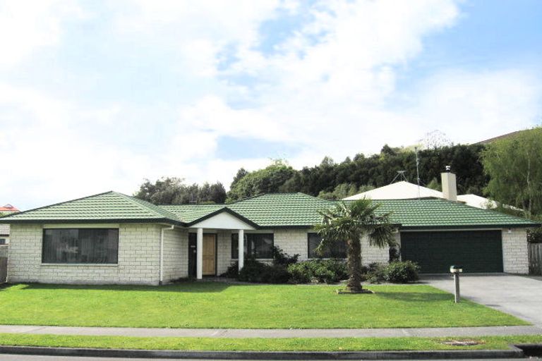 Photo of property in 23 Capricorn Place, Kawaha Point, Rotorua, 3010