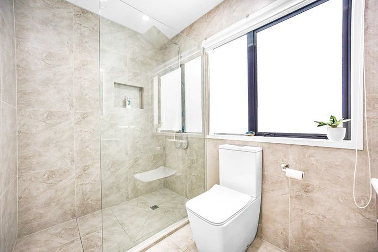 Photo of property in 63 Rakich Place, Henderson, Auckland, 0612