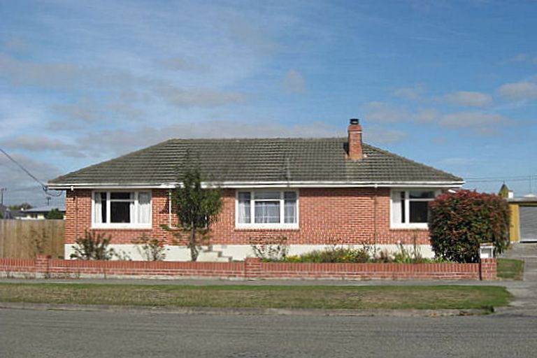 Photo of property in 12 Rugby Street, Waimate, 7924
