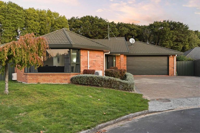 Photo of property in 13 Makepeace Place, Flagstaff, Hamilton, 3210