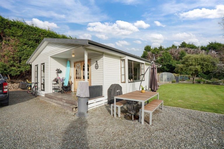 Photo of property in 137 Dunns Road, Otatara, Invercargill, 9879