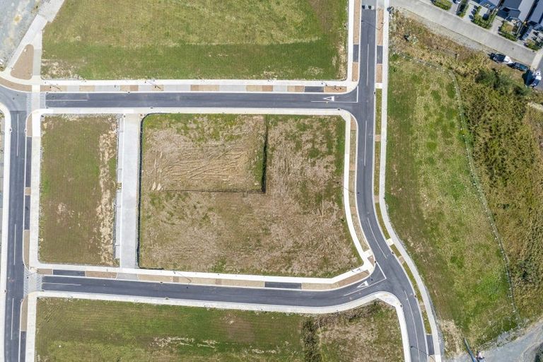 Photo of property in 9 Upper Main Drive, Kenepuru, 5022