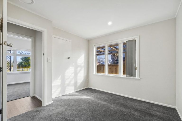 Photo of property in 22 Ranfurly Road, Papatoetoe, Auckland, 2104