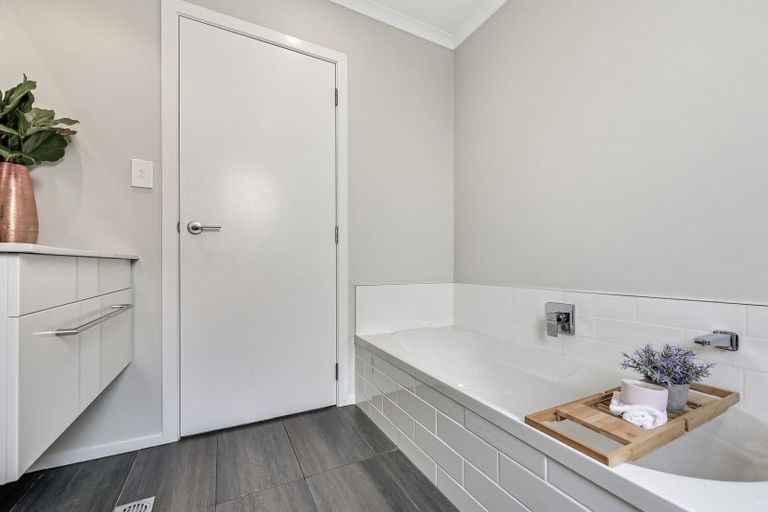 Photo of property in 10 Retallick Place, Flagstaff, Hamilton, 3210