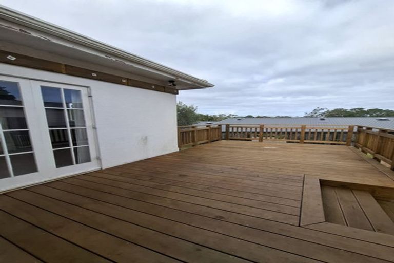 Photo of property in 1/12 Golf Road, New Lynn, Auckland, 0600