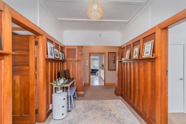 Photo of property in 43 Kawiu Road, Levin, 5510
