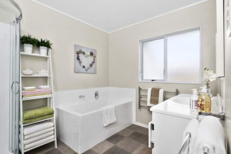 Photo of property in 37 Nicholas Road, Somerville, Auckland, 2014