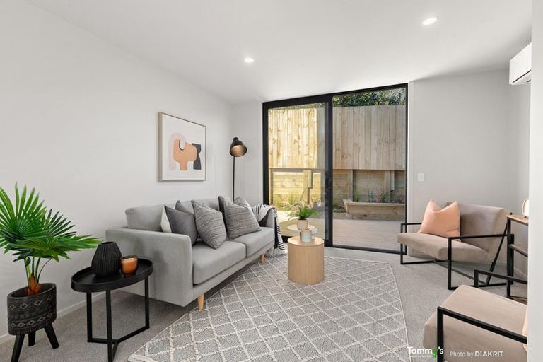 Photo of property in 10-12 Utauta Street, Waikanae, 5036