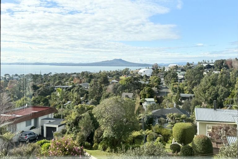 Photo of property in 25 Aberdeen Road, Castor Bay, Auckland, 0620