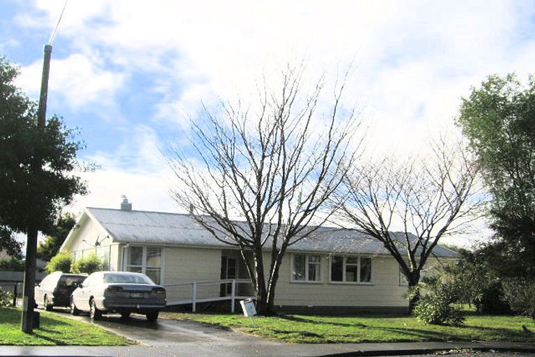 Photo of property in 28 Liverpool Crescent, Flaxmere, Hastings, 4120