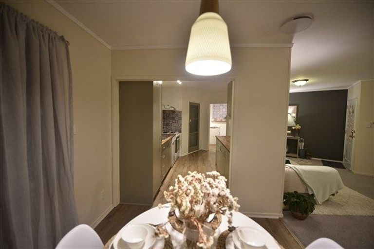 Photo of property in 38 Sunvue Road, Glen Eden, Auckland, 0602