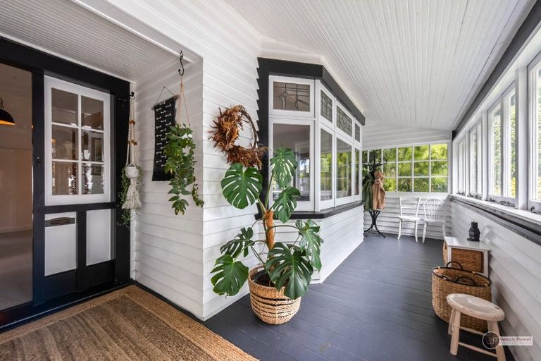 Photo of property in 28 Ludlam Crescent, Woburn, Lower Hutt, 5010