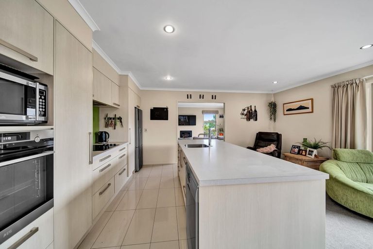 Photo of property in 13b Heta Road, Highlands Park, New Plymouth, 4312