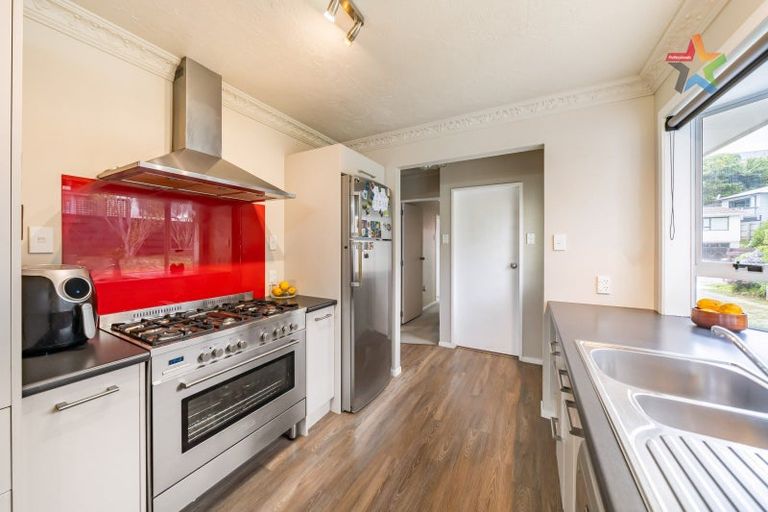 Photo of property in 32 Invercargill Drive, Kelson, Lower Hutt, 5010