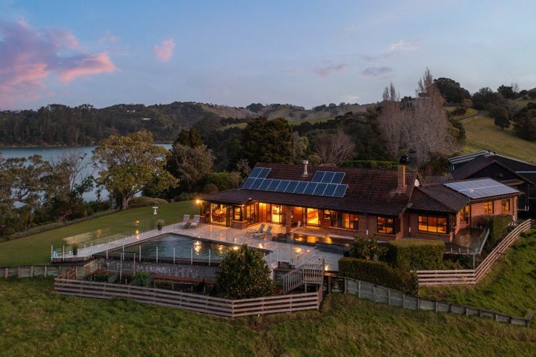 Photo of property in 453 Mahurangi West Road, Mahurangi West, Warkworth, 0983