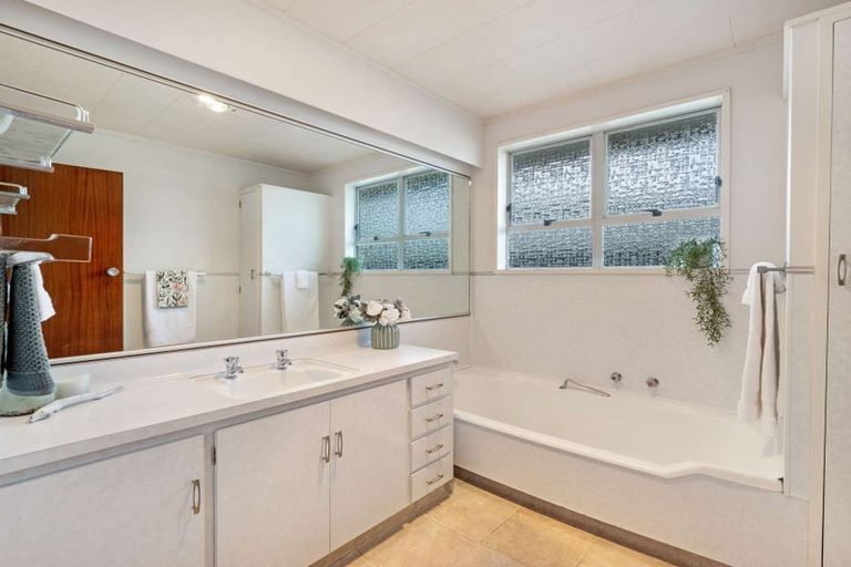 Photo of property in 4 Sandstrom Grove, Feilding, 4702