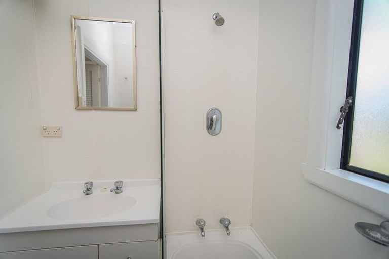 Photo of property in 12 Otipua Road, Kensington, Timaru, 7910