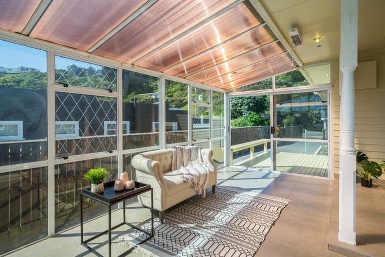 Photo of property in 140 Mana Esplanade, Paremata, Porirua, 5026