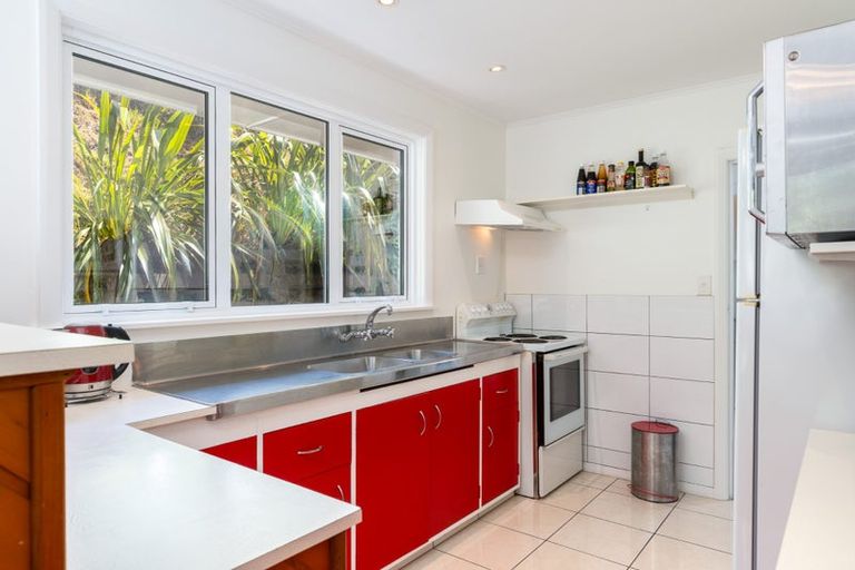 Photo of property in 20 Pinehaven Road, Pinehaven, Upper Hutt, 5019