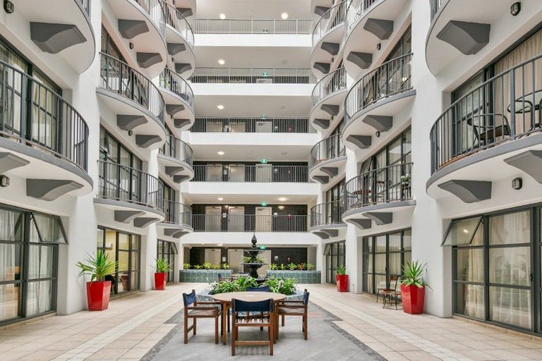 Photo of property in Atrium Towers, 1h/154 The Terrace, Wellington Central, Wellington, 6011
