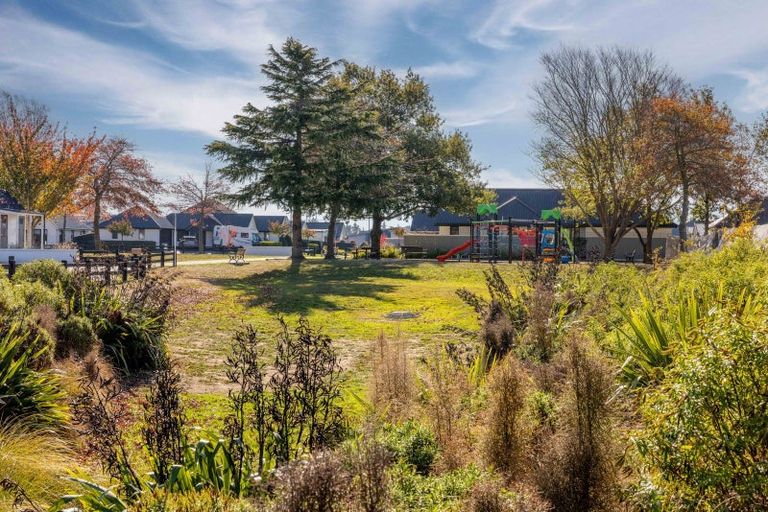 Photo of property in 7 Chatsworth Avenue, Rangiora, 7400