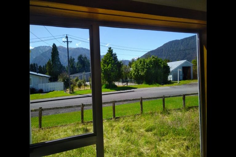 Photo of property in 2 Murray Street, Whataroa, 7886