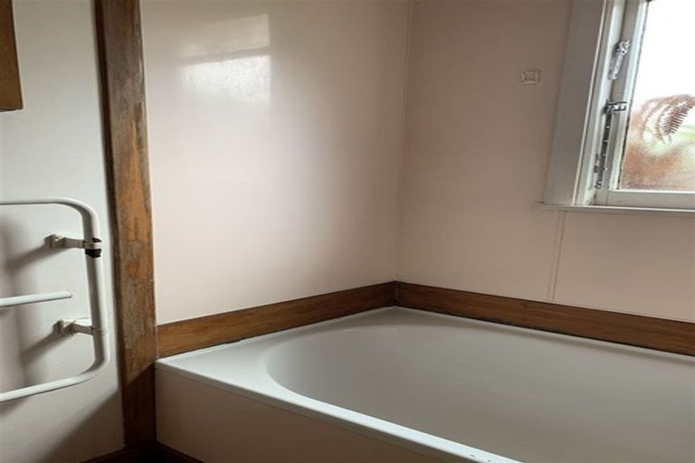 Photo of property in 6 Avonhead Road, Avonhead, Christchurch, 8042