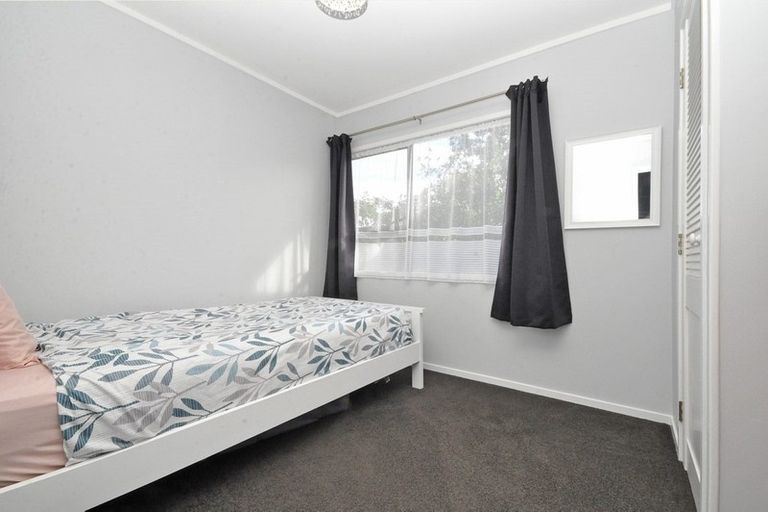 Photo of property in 19 Mckinley Road, Sunnyvale, Auckland, 0612