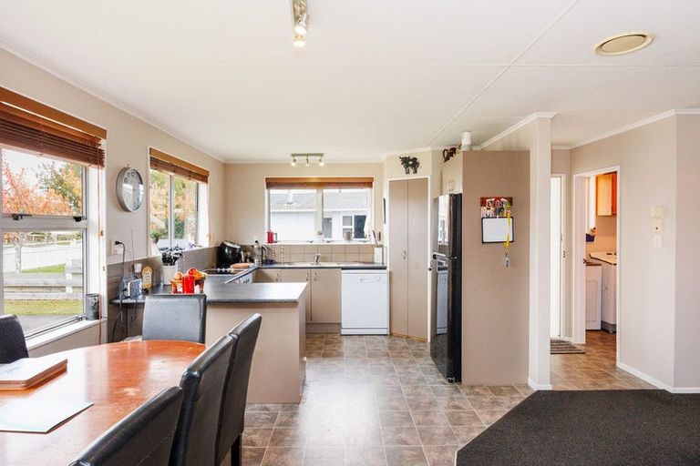 Photo of property in 43 Trent Street, Rongotea, 4476