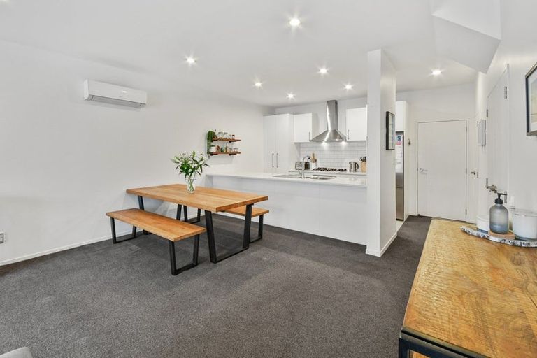 Photo of property in 25 Popokatea Drive, Takanini, 2112