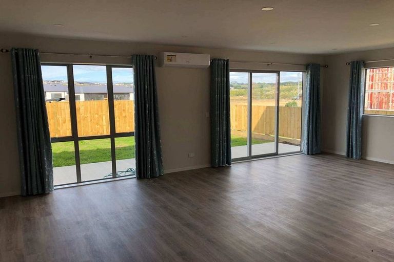 Photo of property in 5 Quarters Lane, Beachlands, Auckland, 2018