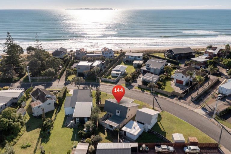 Photo of property in 144 Karewa Parade, Papamoa Beach, Papamoa, 3118