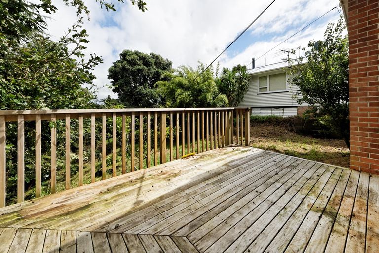 Photo of property in 5a Springbank Lane, Te Atatu Peninsula, Auckland, 0610