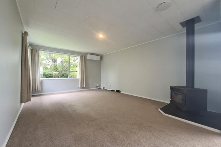 Photo of property in 1 Murillo Place, Henderson, Auckland, 0612