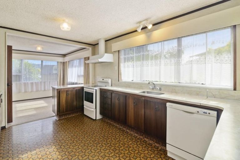 Photo of property in 49 Neri Crescent, Pomare, Rotorua, 3015