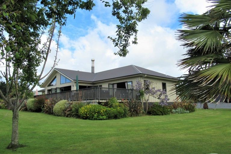 Photo of property in 207 Takapu Road, Manakau, Levin, 5573