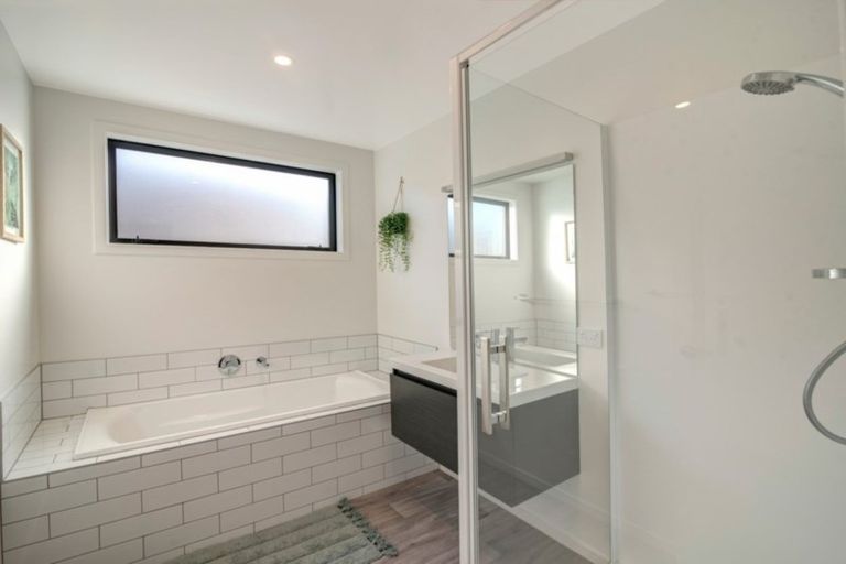 Photo of property in 26 Red Cottage Drive, Lake Hayes, Queenstown, 9304