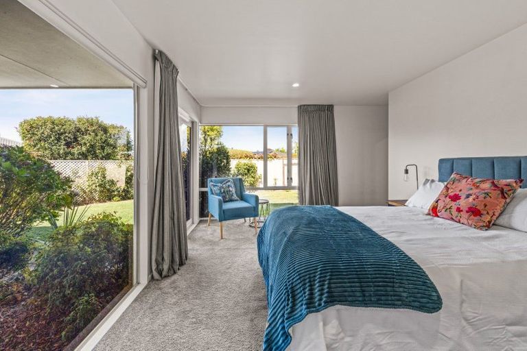 Photo of property in 21 Pukekura Place, Taradale, Napier, 4112
