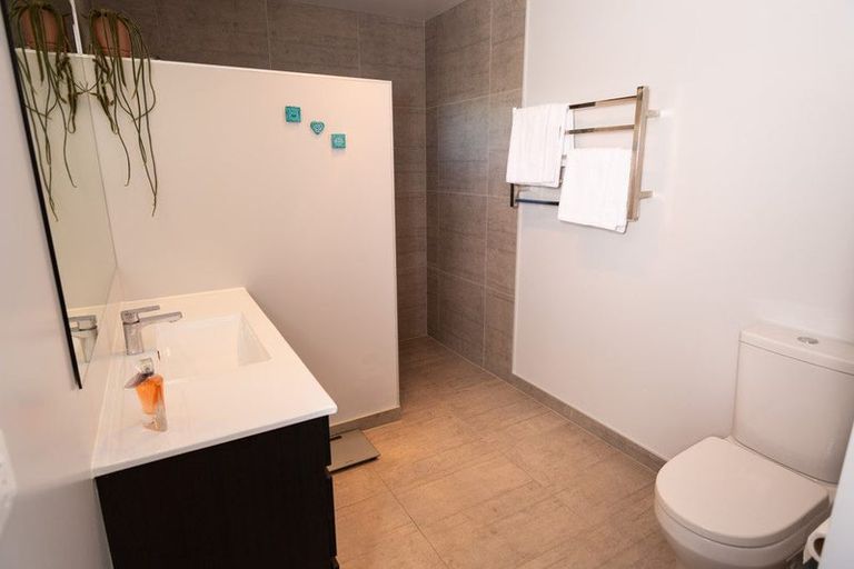 Photo of property in 108 Stratford Drive, Cable Bay, 0420