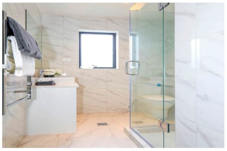 Photo of property in 37a Crestview Rise, Papakura, 2110