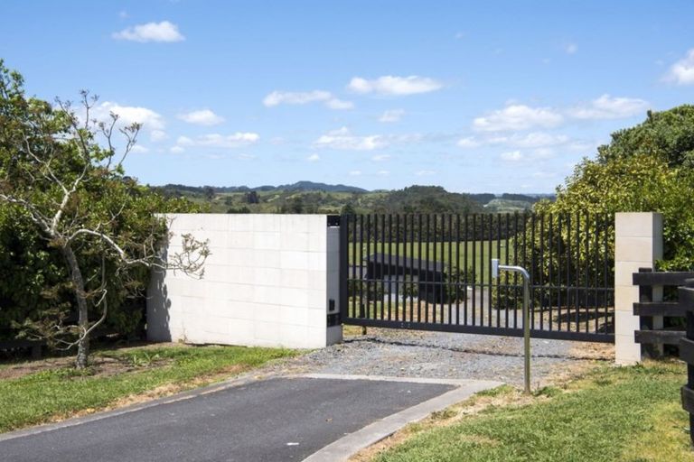 Photo of property in 701 Whitford Road, Whitford, Howick, 2571