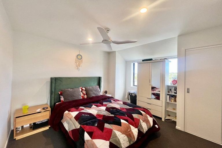 Photo of property in 10/1 Fruitvale Road, New Lynn, Auckland, 0600